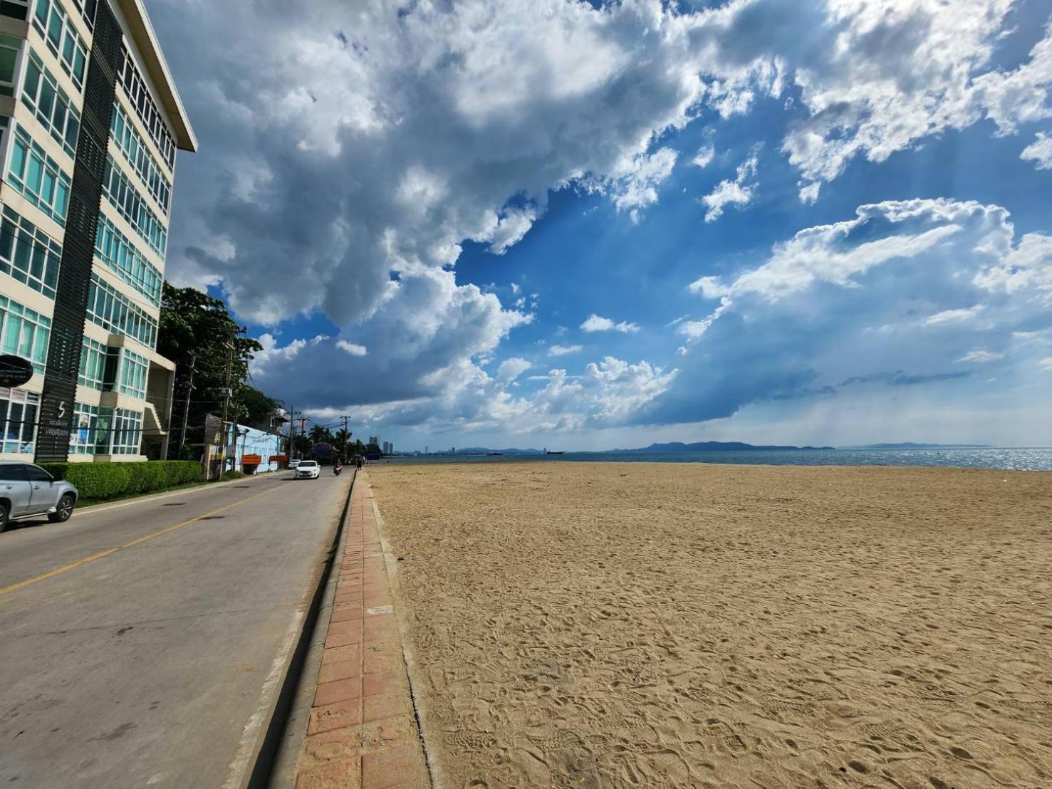 D@Sea Hotel Jomtien Beach Exterior photo