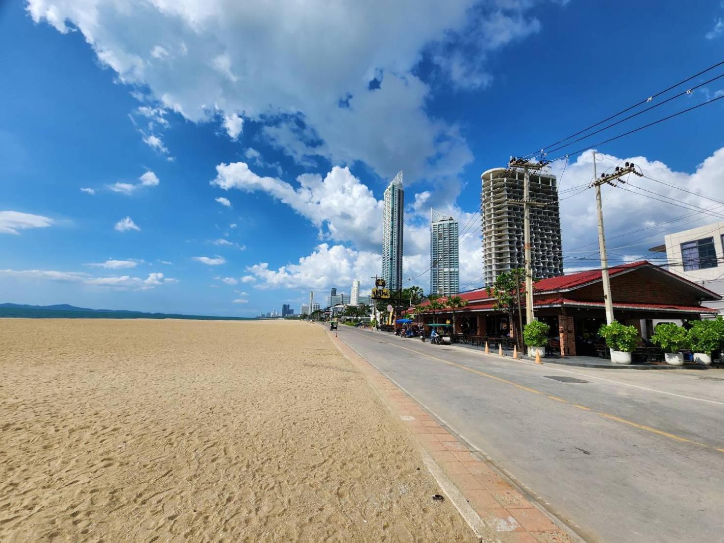 D@Sea Hotel Jomtien Beach Exterior photo